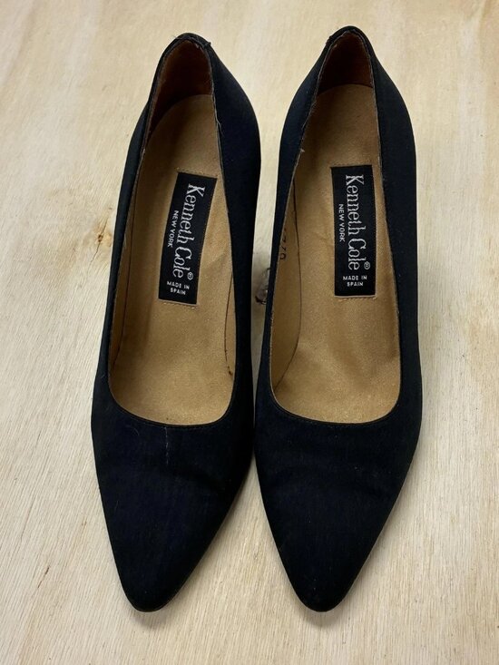 Kenneth Cole New York Shoes - Kenneth Cole All Leather Suede Black Spool Heel Pumps sz 8